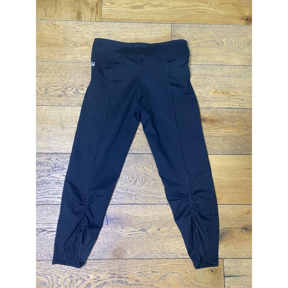 NEW Fabletics Kastos Capri Legging Black Small - Picture 8 of 9